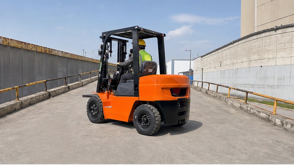 Can a CPC30 Diesel Forklift Work Safely on Loading Docks and Ramps? - diesel forklift scene 2