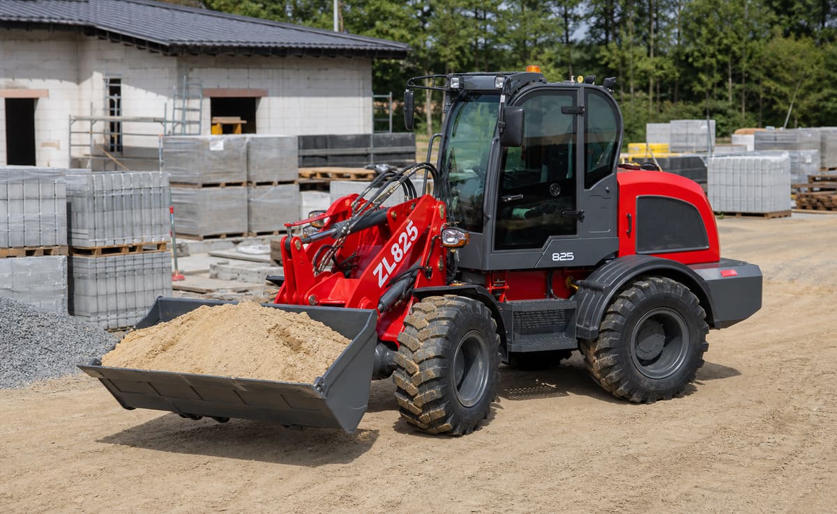 ZGLOADER / MYZG ZL825 European Wheel Loader Buyer and Application Guide 2026 work scene 2