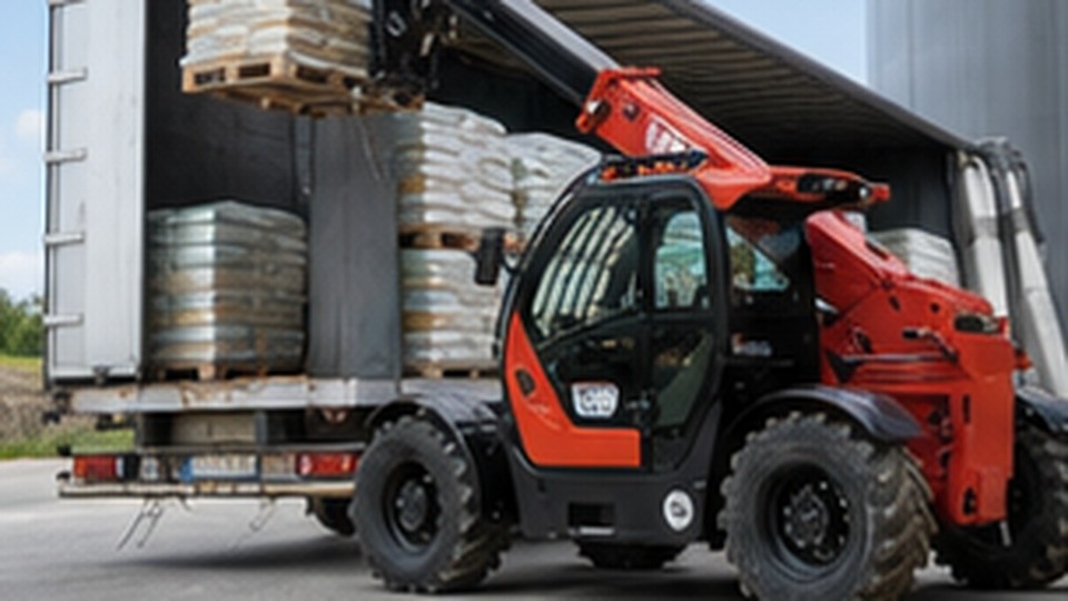 Telehandler or Telescopic Wheel Loader: Which Fits Farm and Construction Work? - European telescopic loader 1
