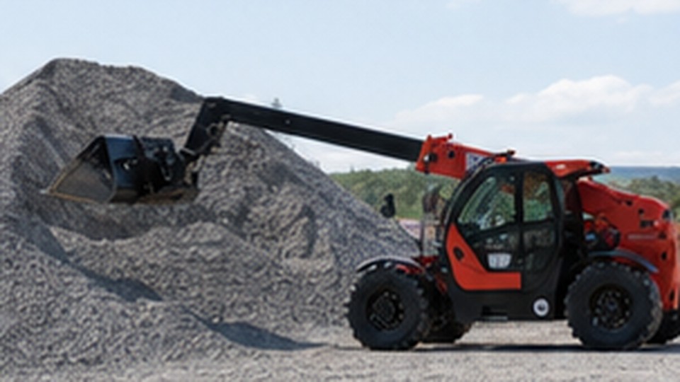 Telehandler or Telescopic Wheel Loader: Which Fits Farm and Construction Work? - European telescopic loader 3