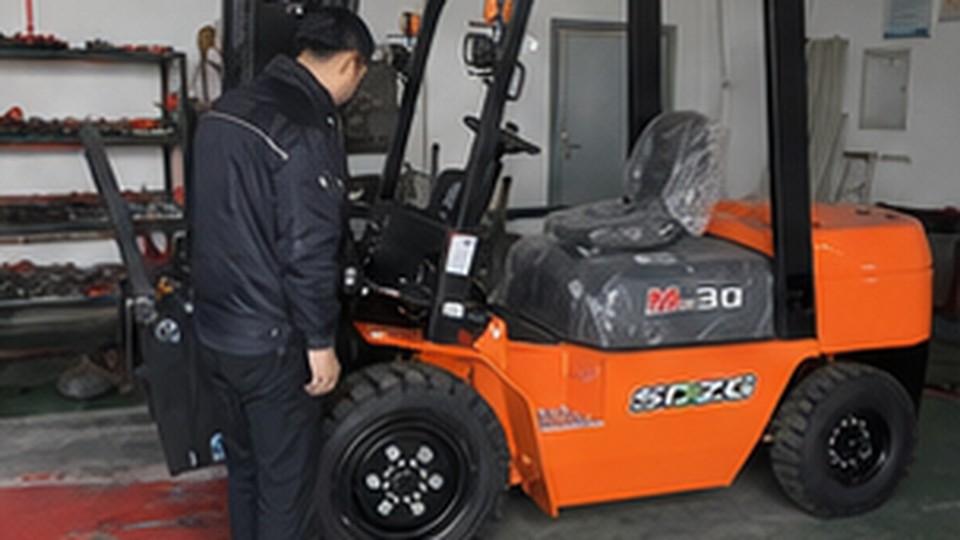Diesel Forklift Case: Catching Mast and Tire Problems Before a Busy Shift - diesel forklift 4