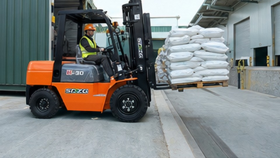 When Should Diesel Forklift Mast Chains and Hydraulic Oil Be Serviced? - diesel forklift 1
