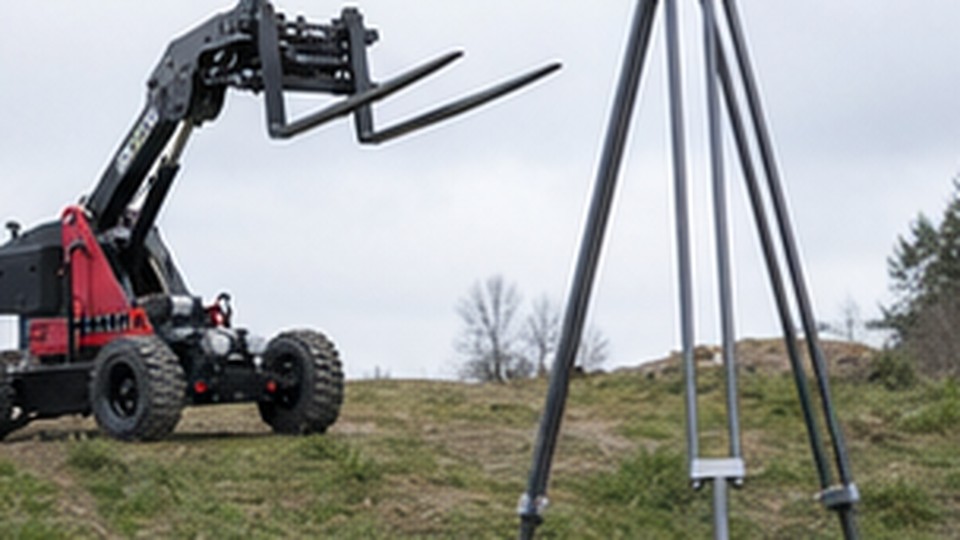 Remote Forklift Case: Handling Pallets While the Operator Stays Behind a Safety Barrier - remote-control rough terrain forklift 4