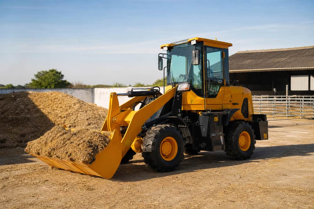 Q35 Silage and livestock-yard work