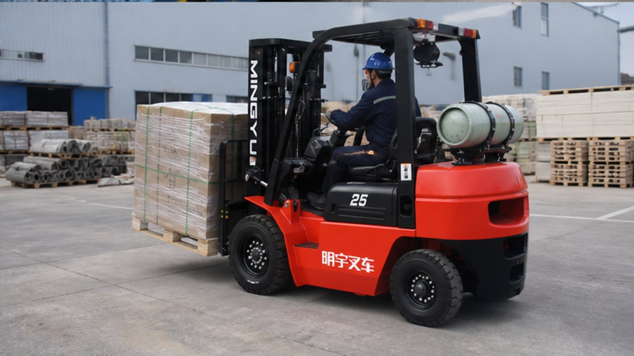 LPG Forklift Case: Reducing Ceramic Tile Damage During Dock Transfer - LPG forklift 4