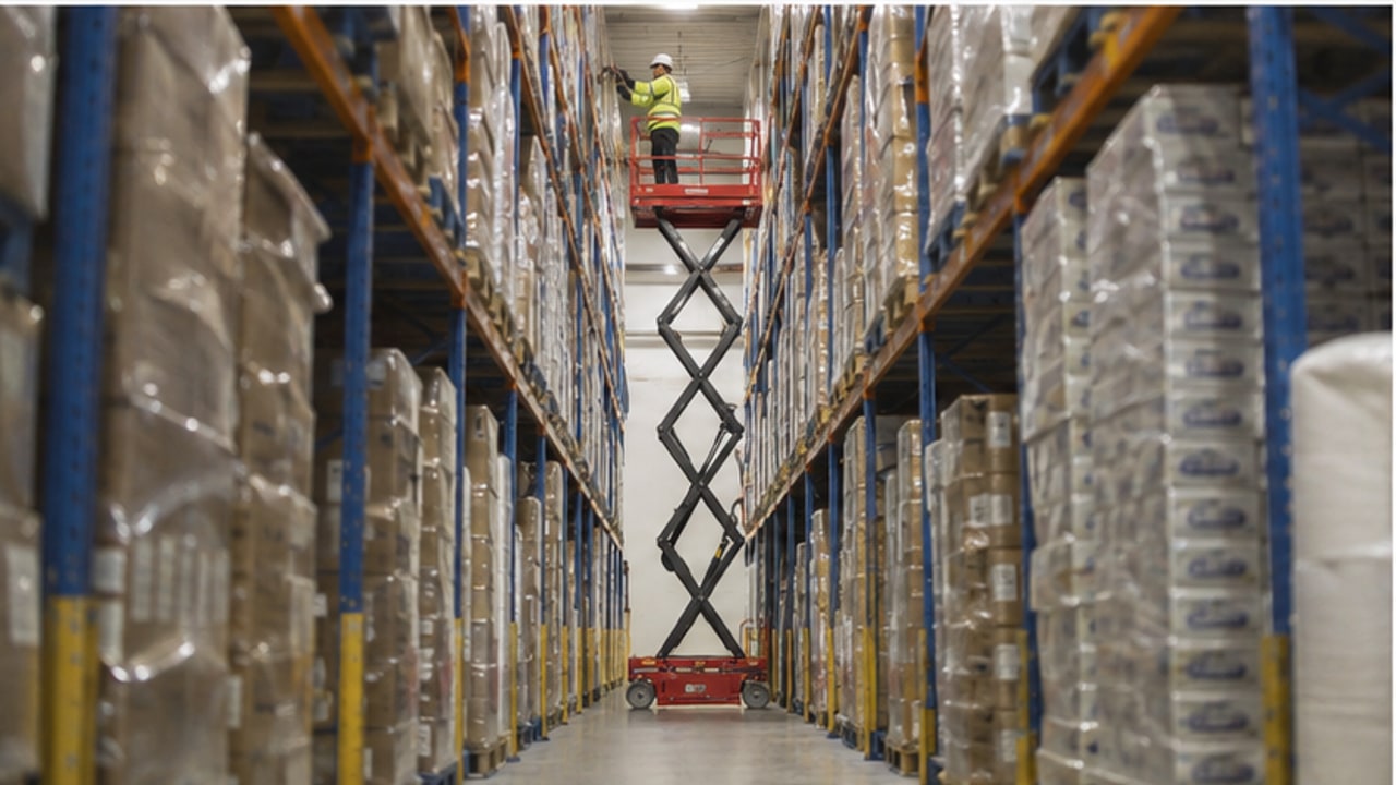 How Do You Select an Aerial Platform for a Pharmaceutical Warehouse? - aerial work platform 3