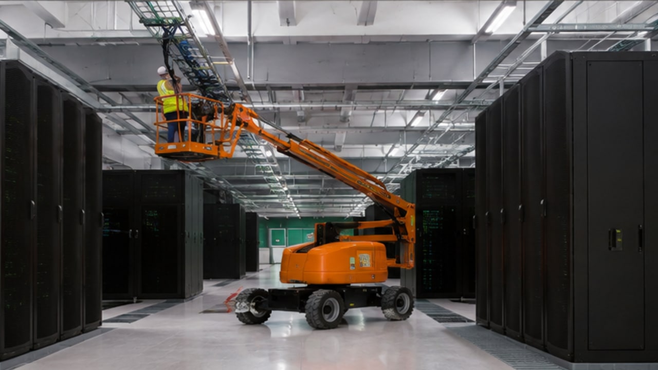 Rough-Terrain Aerial Platform Setup: When Are Outriggers Required? - aerial work platform 3