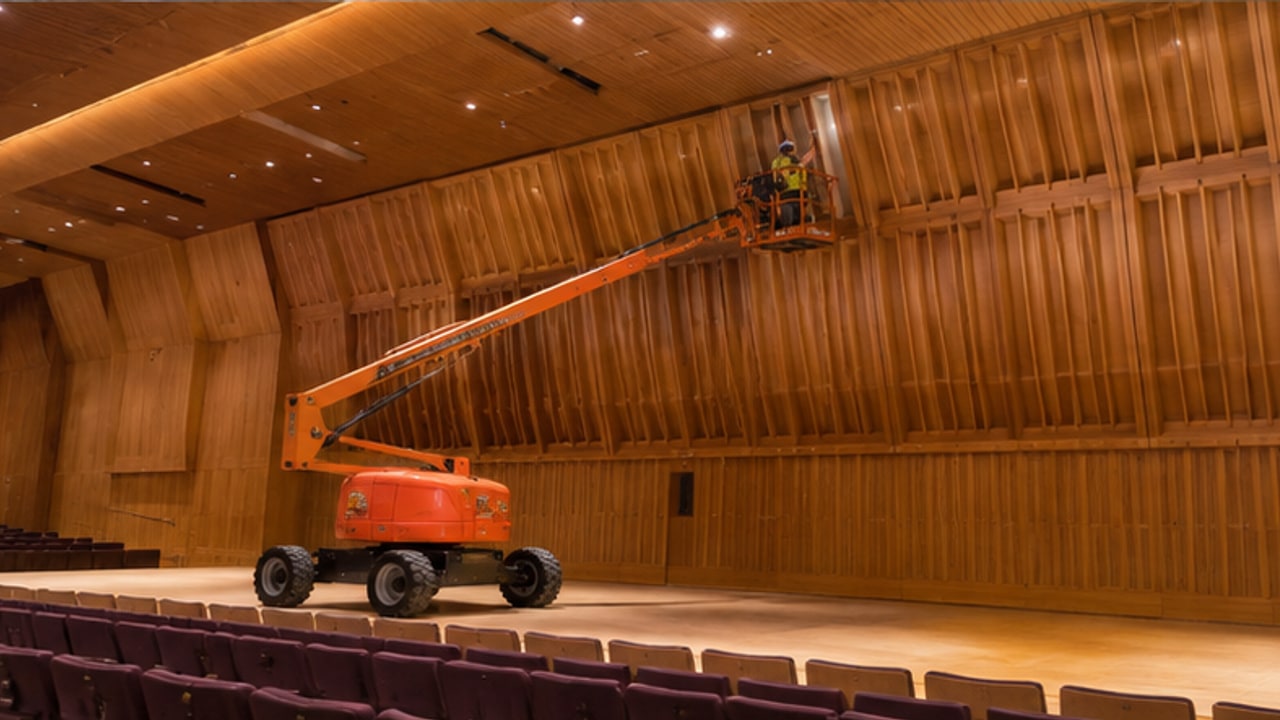 Rough-Terrain Aerial Platform Setup: When Are Outriggers Required? - aerial work platform 4