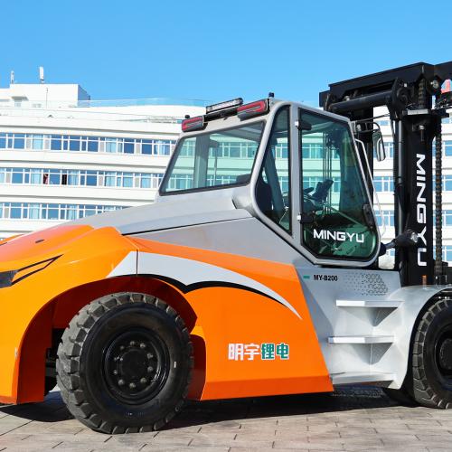 What is the difference between a reach truck and a forklift?
