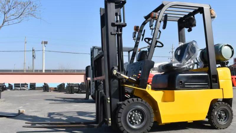 What Maintenance Does a Dual-Fuel Forklift Require?