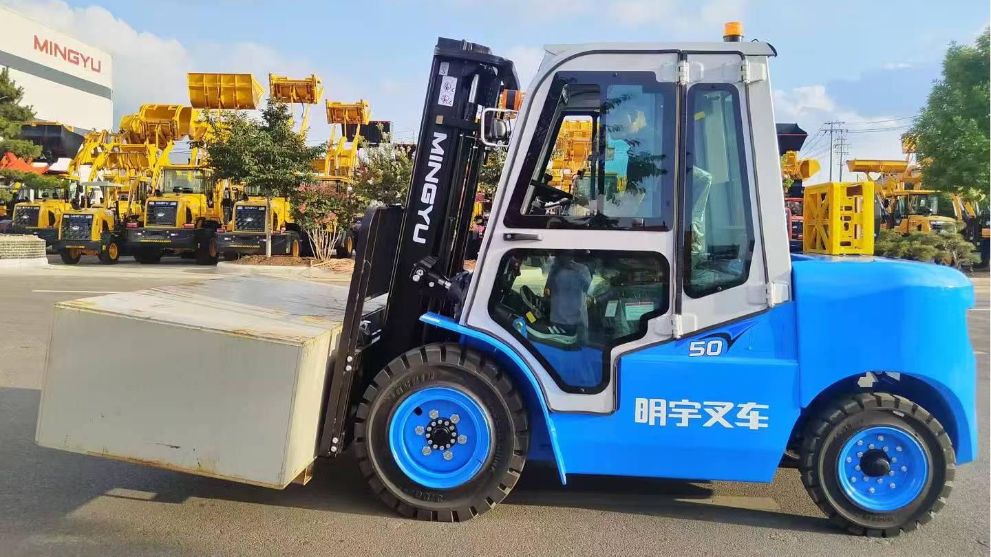 What Types of Attachments Can Be Added to Forklifts and How Do They Affect Capacity?