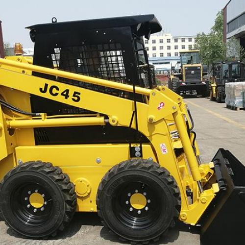 Can a beginner learn to operate a skid steer easily?