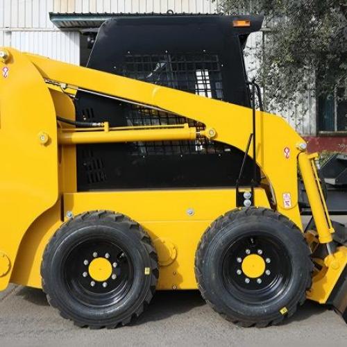 What is the maximum lifting capacity of a standard skid steer loader?