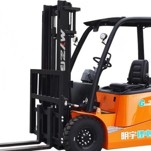 Do I need a 2WD or 4WD rough terrain forklift?