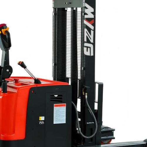 What is the best brand for electric pallet stackers?