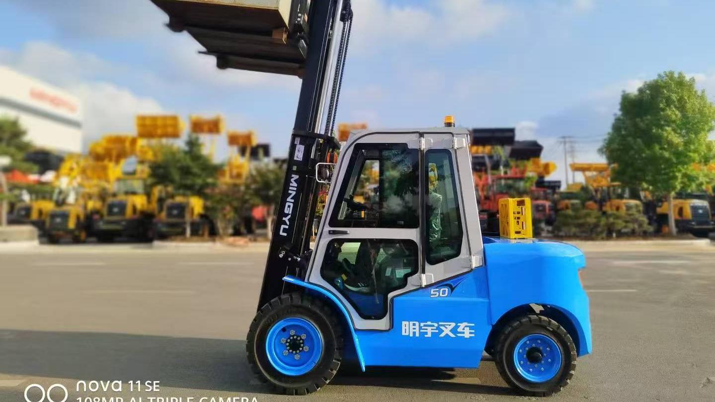 How Much Does a Forklift Weigh? A Complete Guide