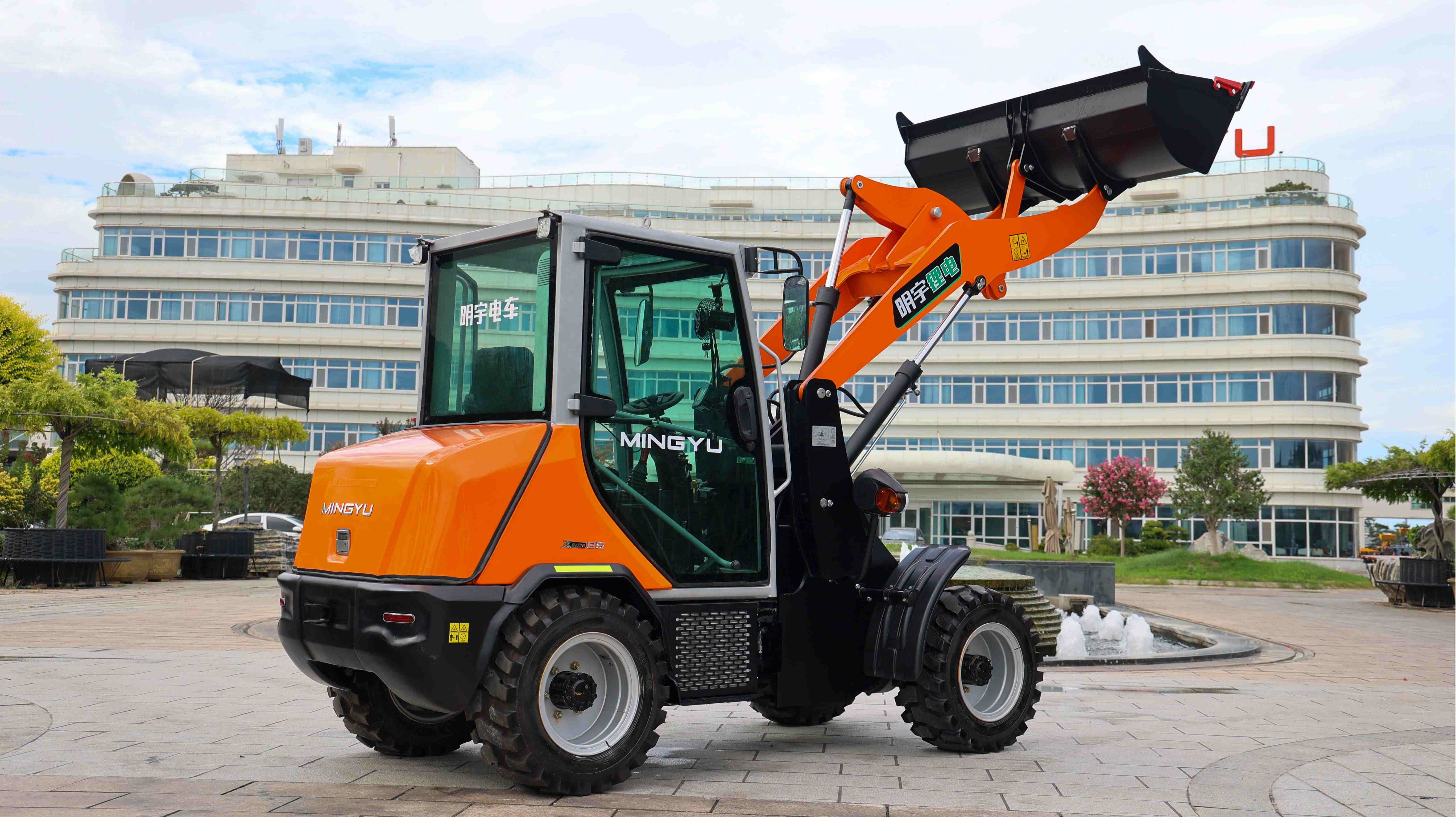 Cómo Calcular la Capacidad de Volteo de una Cargadora de Ruedas