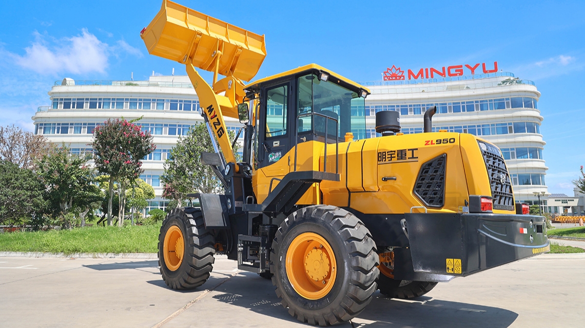 ¿Necesito una licencia especial para conducir una cargadora de ruedas (wheel loader)?