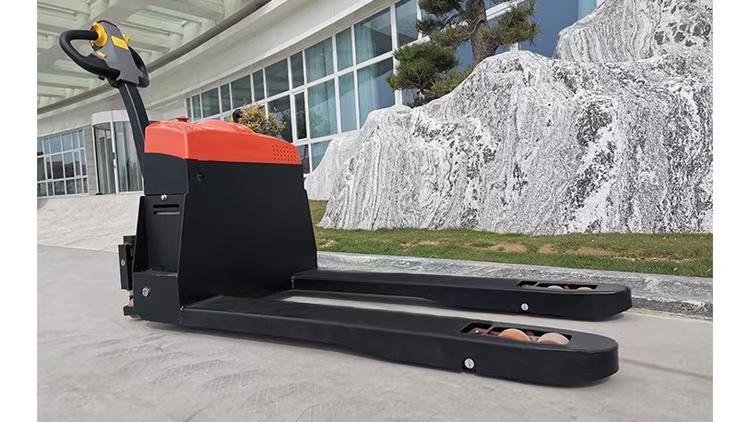 ¿Qué es un apilador tipo straddle y cuándo es necesario?