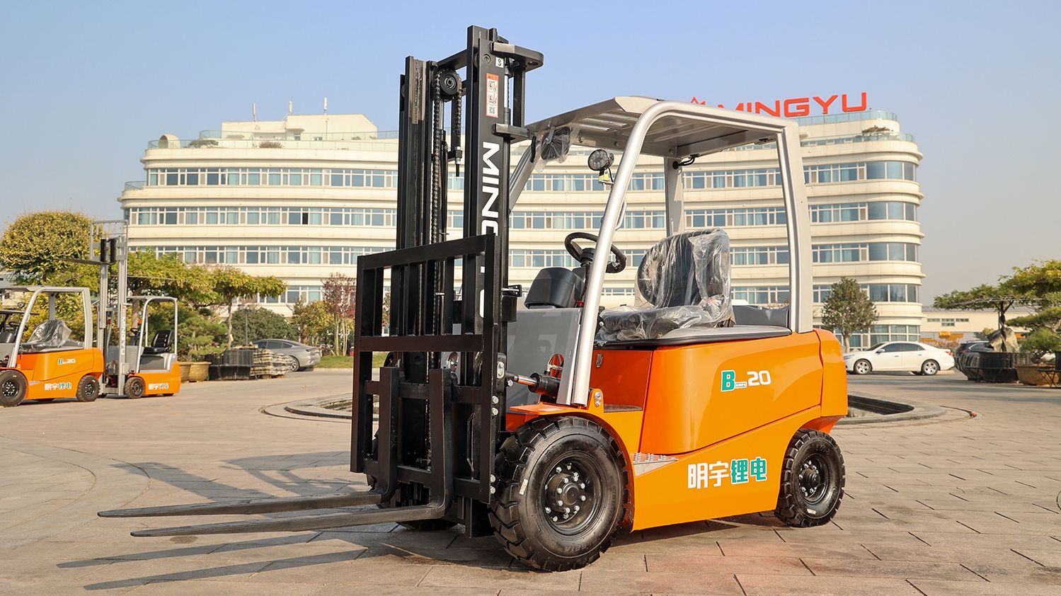 ¿Por qué mi montacargas de litio no carga o se detiene antes de tiempo?