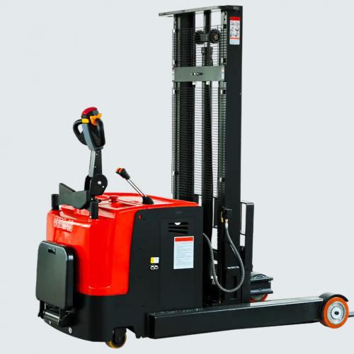 How do electric stackers work?