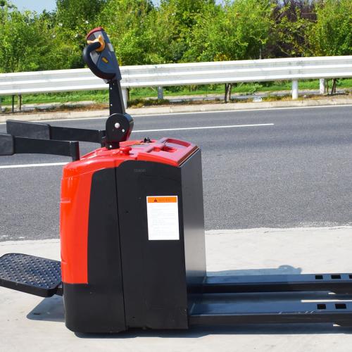 What Are the Different Types of Pallet Trucks?