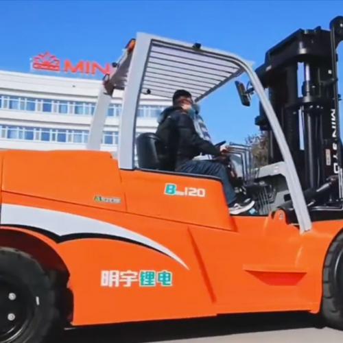 How long do electric forklift batteries last?