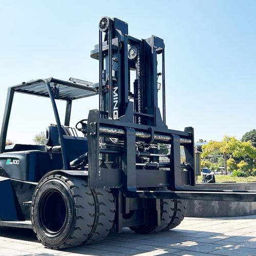 How Do Electric Forklift Maintenance Costs Compare to Internal Combustion Forklifts?