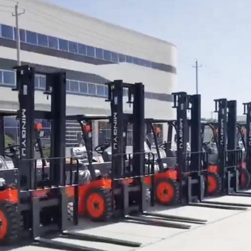 What is the difference between gas and diesel forklifts?