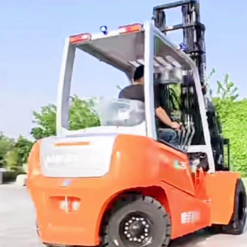 Why choose an electric forklift?