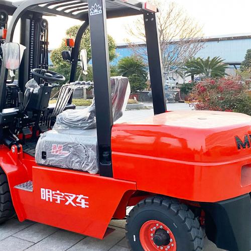 Do forklift tires have tubes? 