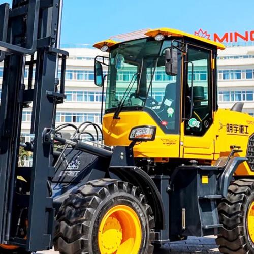 What’s the difference between rough terrain and industrial forklifts?
