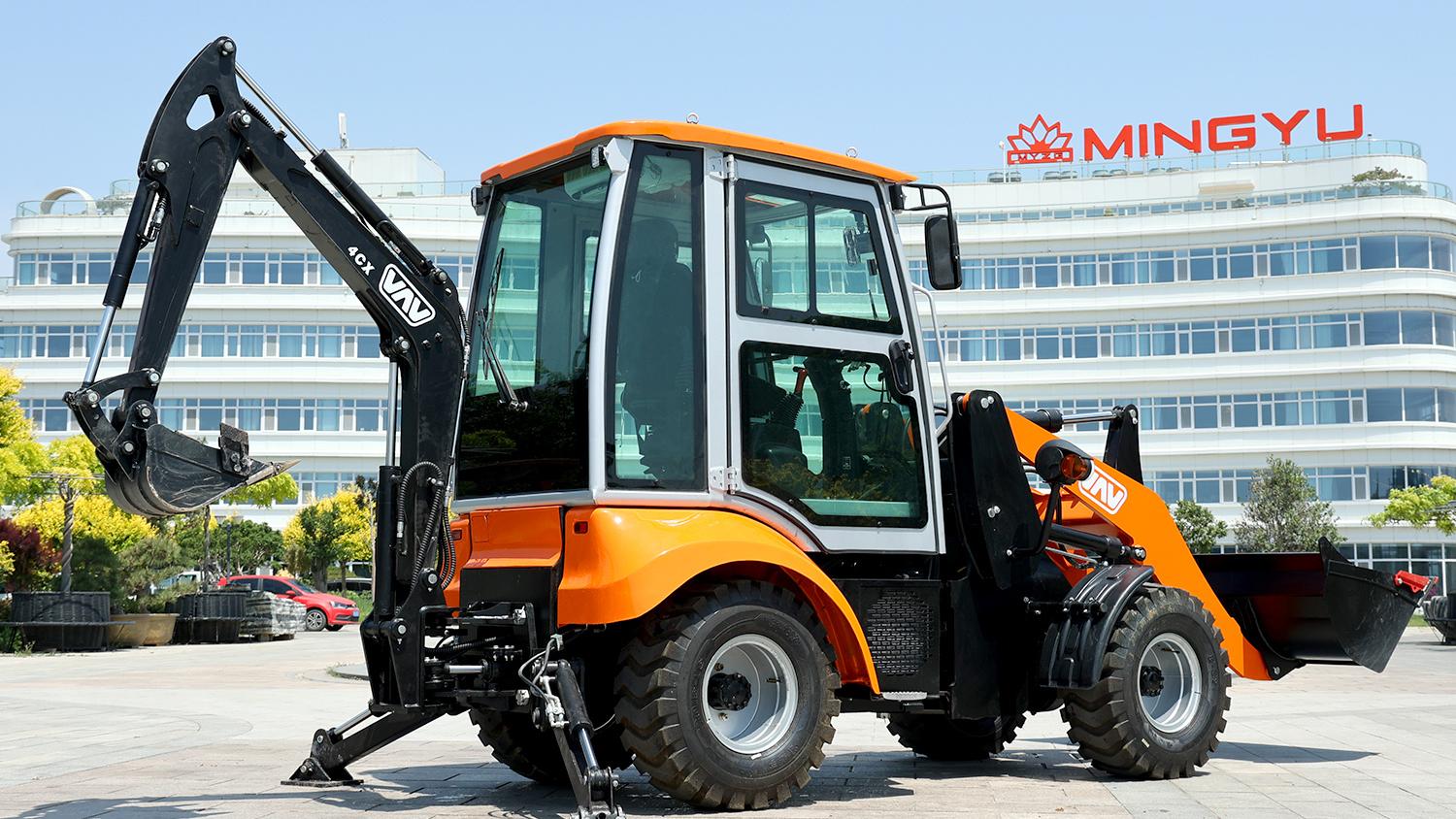 What is the Difference Between Backhoe and Excavator?