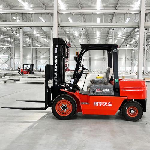 Quais são as melhores marcas de empilhadeiras para terrenos acidentados?