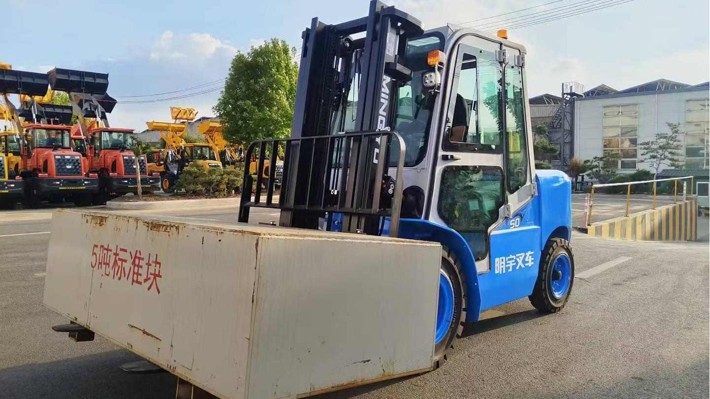 A empilhadeira a GLP é mais barata de operar do que uma empilhadeira a diesel?