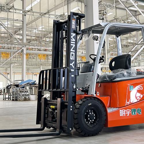 Есть ли электрический погрузчик?