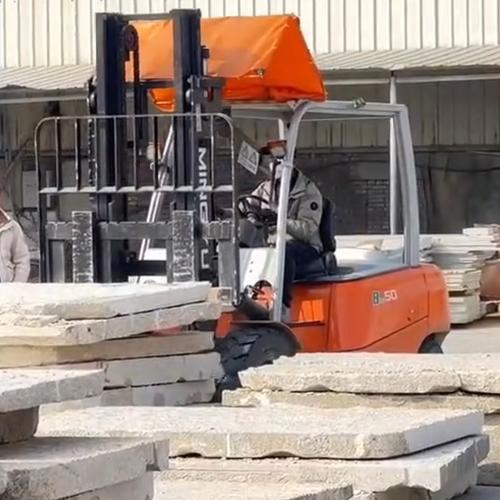 В чем разница между краном и вилочным погрузчиком?