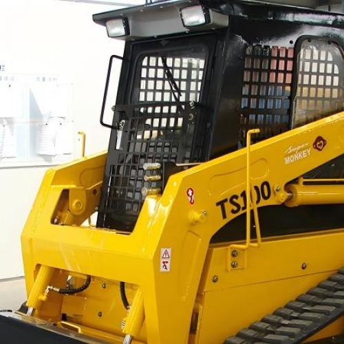 В чем разница между мини-погрузчиком и компактным гусеничным погрузчиком