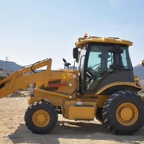 Нужна ли мне лицензия на управление экскаватором-погрузчиком