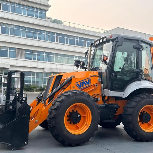 В чем разница между экскаватором и экскаватором-погрузчиком