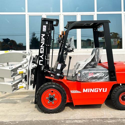 Как выбрать между телескопическими и прямыми вилочными погрузчиками повышенной проходимости?