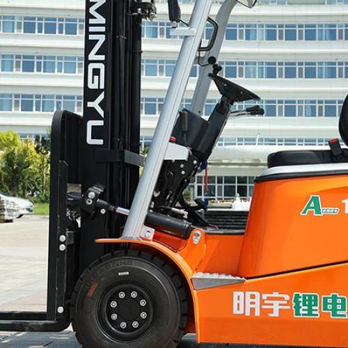 Каковы различные типы батарей для электрических вилочных погрузчиков?