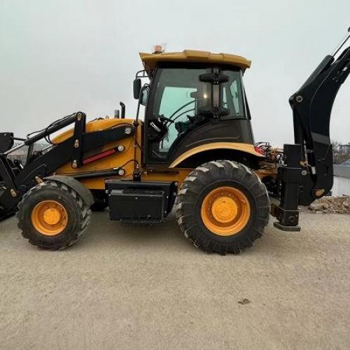 В чем разница между боковым сдвигом и бэкхо на центральной горе?