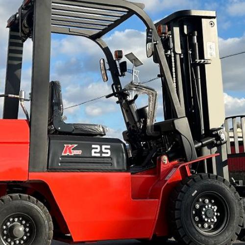 Тяжелый вилочный погрузчик CPY25 грузоподъемностью 2500 кг с бензиновым/СУГ двигателем