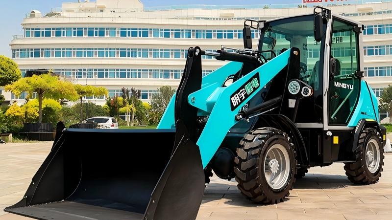 Электрический погрузчик E25 совершает революцию в устойчивом строительстве и сельском хозяйстве благодаря инновационной солнечной зарядке Электрический погрузчик E25 совершает революцию в устойчивом строительстве и сельском хозяйстве благодаря инновационной солнечной зарядке