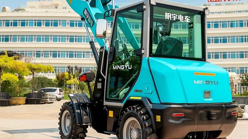 Электрический погрузчик E25 совершает революцию в устойчивом строительстве и сельском хозяйстве благодаря инновационной солнечной зарядке Электрический погрузчик E25 совершает революцию в устойчивом строительстве и сельском хозяйстве благодаря инновационной солнечной зарядке