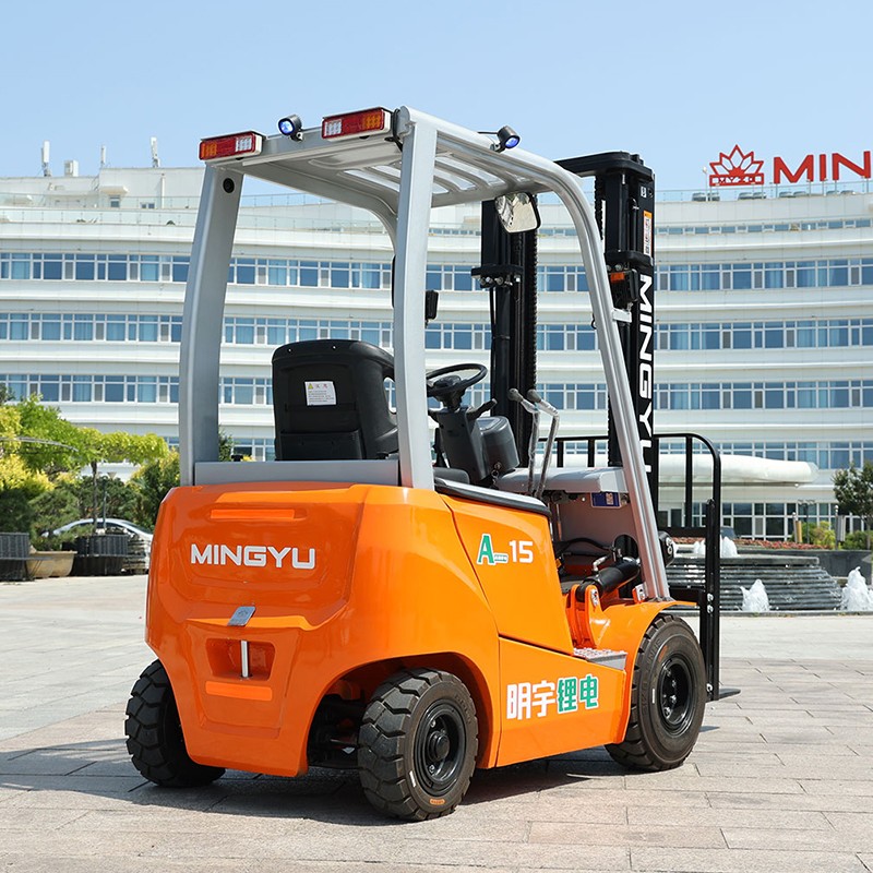 Литиевый электропогрузчик ZGFORKLIFT / MYZG CPD15 грузоподъемностью 1,5 тонны Литиевый электропогрузчик ZGFORKLIFT / MYZG CPD15 грузоподъемностью 1,5 тонны