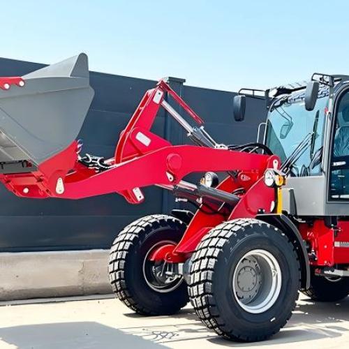 Представляем колесный погрузчик MY-Forklift ZL825: Компактный силовой агрегат, переопределяющий эффективность на рабочей площадке
